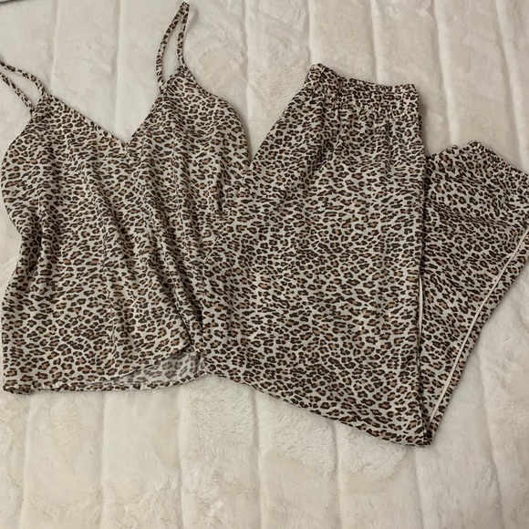 American Eagle Satin Lounge Set - Picture 5 of 11